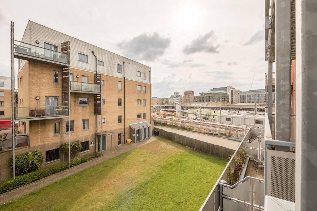 Executive 2Br Apartment Next To Station + Parking CBG Extérieur photo