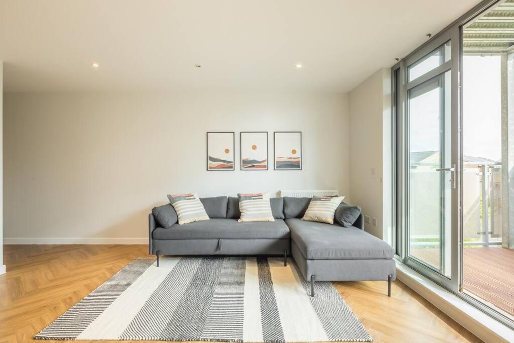 Executive 2Br Apartment Next To Station + Parking CBG Extérieur photo