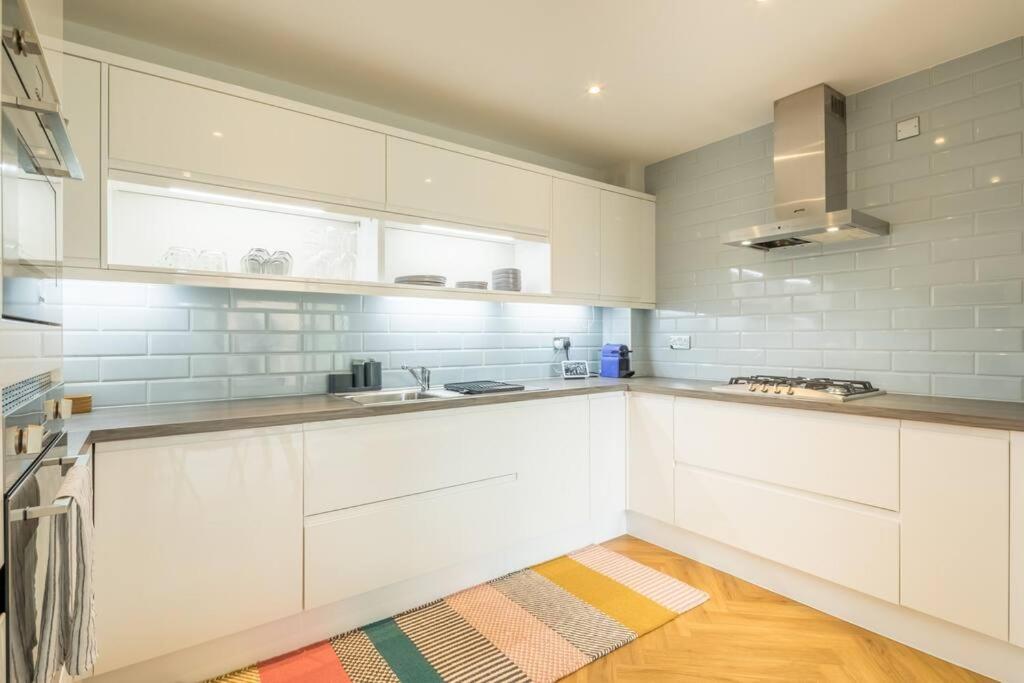 Executive 2Br Apartment Next To Station + Parking CBG Extérieur photo